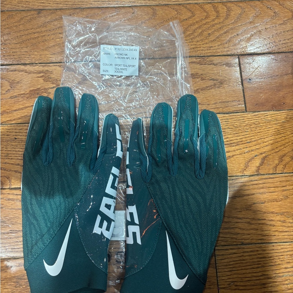 NIKE VAPOR KNIT 4.0 NFL EAGLES #11 A.J. BROWN PLAYER ISSUED FOOTBALL GLOVES RARE